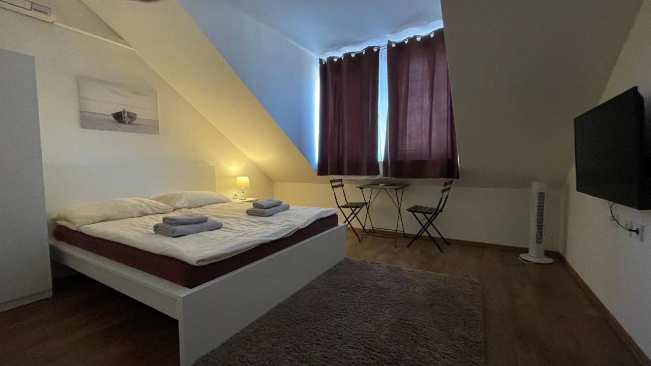 City Apartman Балатонфёльдвар Экстерьер фото